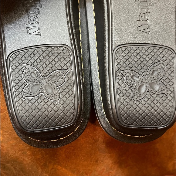 🆕Alegria Classic Clog Navy Multi Floral Euro Sz 41 US 10.5-11 New In Box - Picture 8 of 8